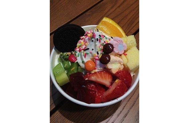【写真を見る】贅沢すぎる！“オニ盛り”ソフトクリームの詳細レポート画像