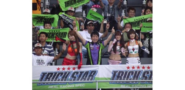 今年も鈴鹿8耐にエヴァ応援席が登場！(写真は2011年)