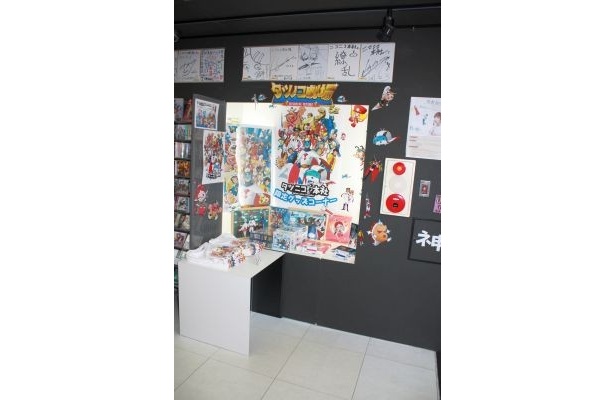 ショップには限定商品や展示品も