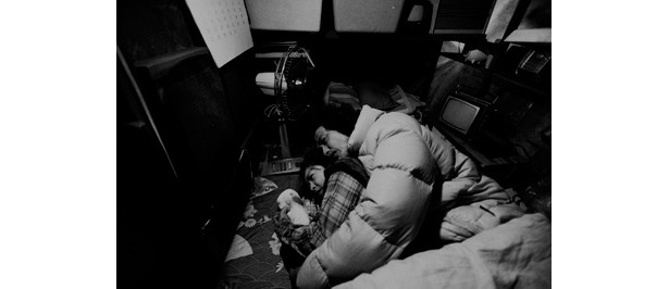 路上生活を楽しむ主人公のアイデア豊かな暮らしぶりも必見！