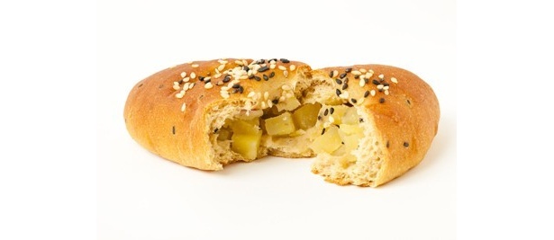 意外とフワフワ！ ローソンの“ふすまパン”を食べてみた
