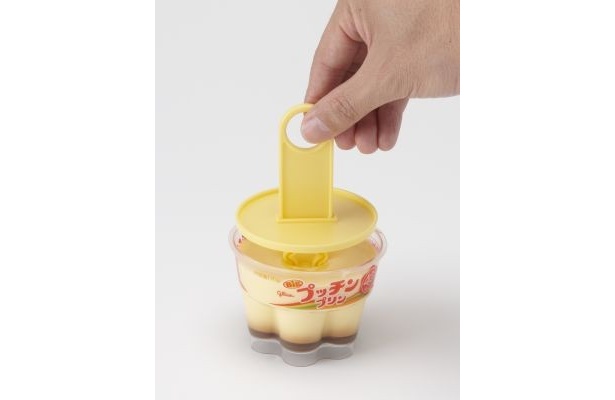 まずはプッチンプリンにバーを刺して
