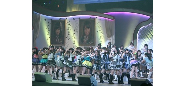 華やかなライブの様子