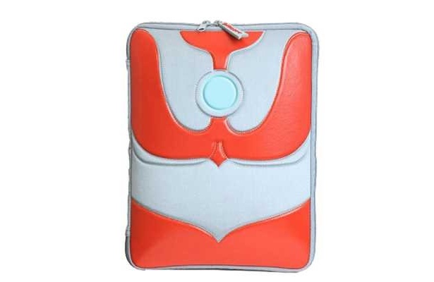 「モバイルケース ウルトラマン」(4179円)