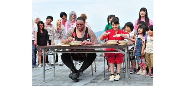 「ももクロVS100人のゾンビSAVE」の収録の様子