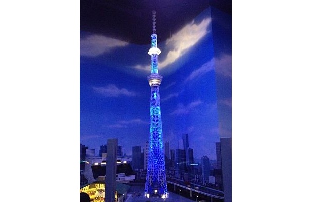 本物そっくり！照明が落ちると、夜のライティングに