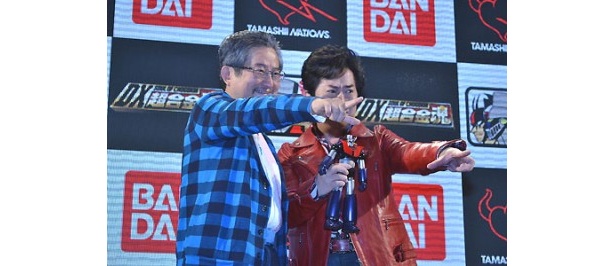 続いて右に向かって決めポーズ