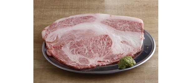 見よ、この霜降り肉！