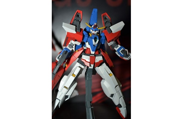 さまざまな種類のガンプラも展示