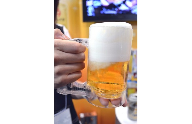 いつでもどこでもビールを泡立てることができる「ジョッキアワー」