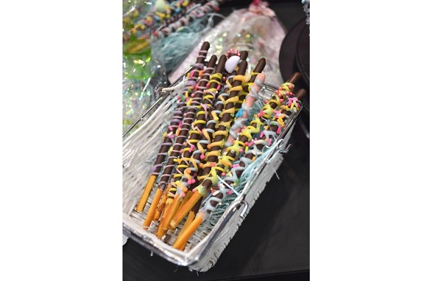 ポッキーを可愛らしくデコレーションできるアイテムも登場