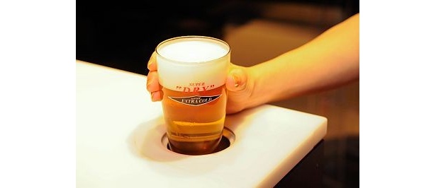 【写真を見る】氷点下が長く続く専用保冷テーブルが登場