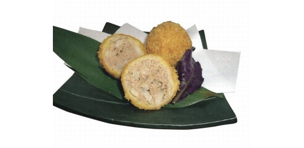 我那覇豚肉店の「やんばる島豚あぐーメンチボール」（1個200円）