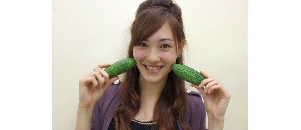 【写真を見る】笑顔満載！メンバーの個別ショットも！