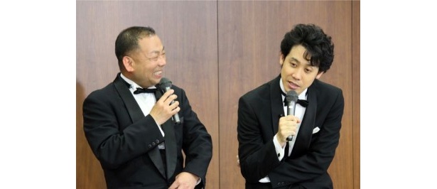 記者会見の模様