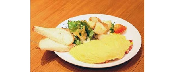 新鮮なこだわり卵を使用したオムレツ
