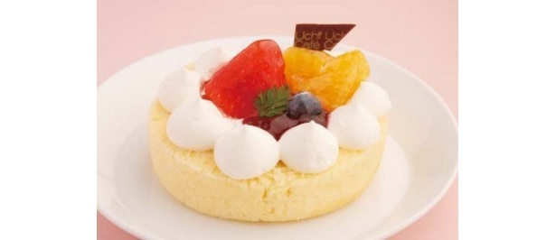 こちらはクリスマスの時期に販売していた｢あまおうのデコロールケーキ｣