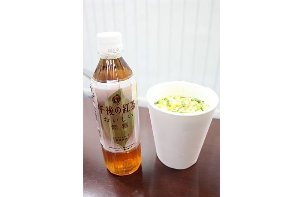カップラーメンとの組み合わせは、後味がさっぱりして女性にもオススメ