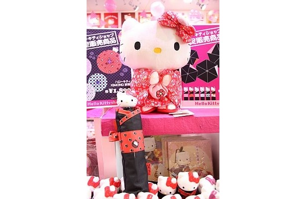 カラフルでキュート！折りたたみカサは限定商品