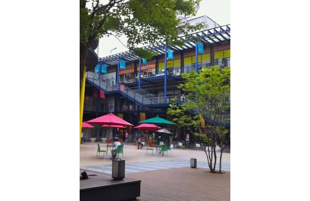 京都・烏丸三条にある新風館