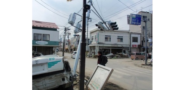 武澤忠氏は被災地の実状を目の当たりにする