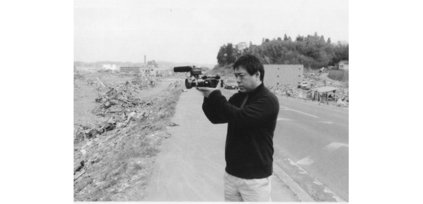 カメラを回す武澤忠氏