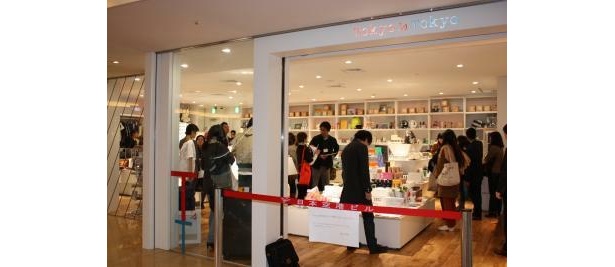 プレオープンの前日は、多くのマスコミ関係者で盛り上がった