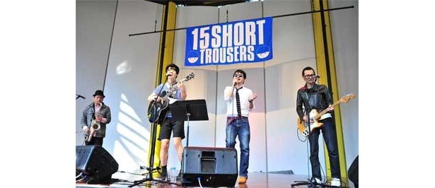 5/6、京都・新風館でのカジヒデキライブの様子
