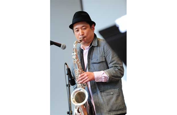 5/6、京都・新風館でのカジヒデキライブの様子