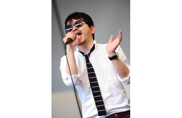 5/6、京都・新風館でのカジヒデキライブの様子