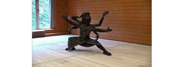 毎回驚きの達人技に挑戦するアシュラくん
