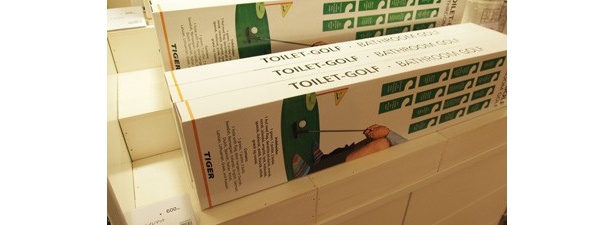 トイレで遊べるマットも（600円）
