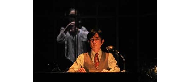 ちょっと変わった精神科医を熱演する西川
