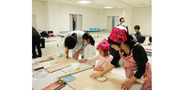 「親子でそば打ち体験！」。自分で作るそばは、最高の味！