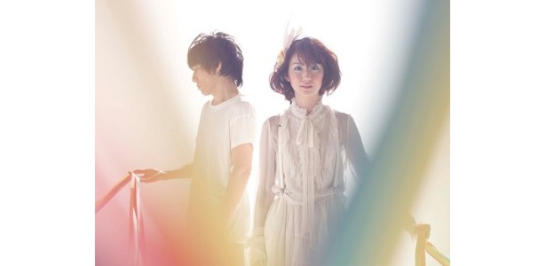 ボーカルのYUKAとKOUSUKE MASAKIによる2人組moumoon