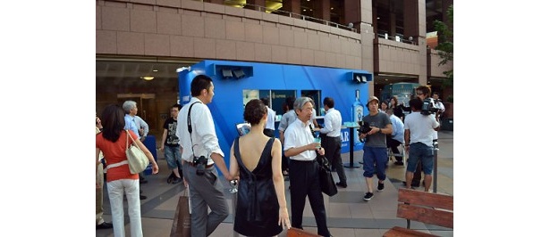 「Blue Oasis Bar」は7月28日(土)から8月26日(日)まで期間限定オープン