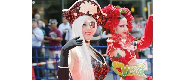 【写真を見る】超セクシーなコスプレ美女の画像はコチラ！