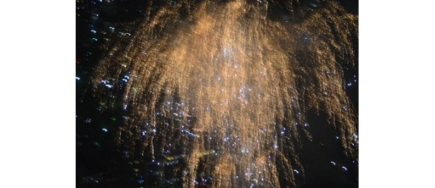 第一、第二会場合わせて、約2万発の花火が打ち上げられた