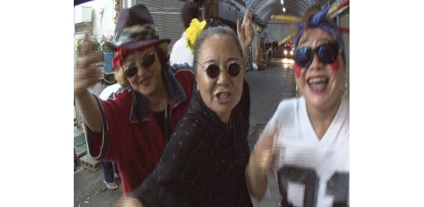 おばぁラッパーズの持ち歌は「栄町市場おばぁラップ」「おばぁラップブギ」の2曲