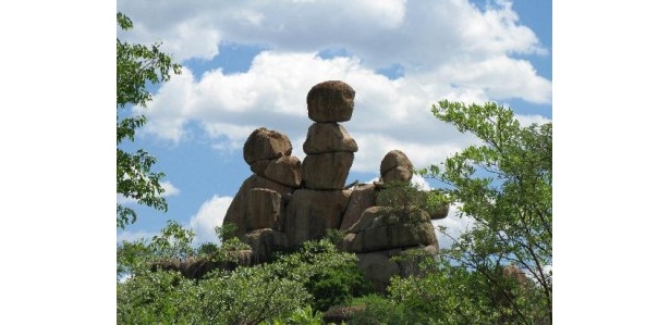 ジンバブエのマトボ丘陵にある奇岩群。このエリアには4万年以上前から人類が住んでいて丘の洞窟や岩々には石器時代の岩壁画も見ることができる