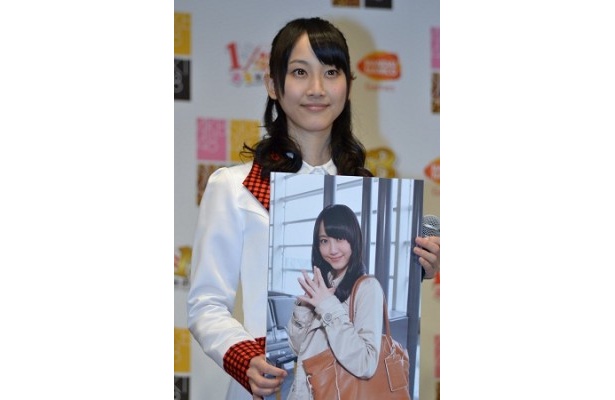 松井玲奈さんのムービーは空港で撮影された