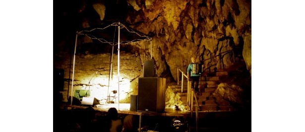 2010年に行われた「魂の音楽祭 マブイオトVol.2」の様子