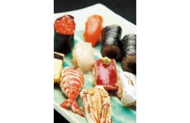 本格江戸前寿司が格安で食べられる！「上にぎり」(2000円・すし栄 木挽町)