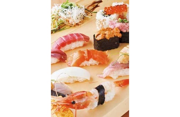 大トロやロブスターがセットで2980円!?「板前超豪華食べづくしセット」(板前寿司 銀座コリドー店)