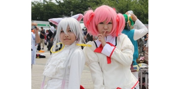 「魔法少女まどか☆マギカ」のキュゥべえとまどか