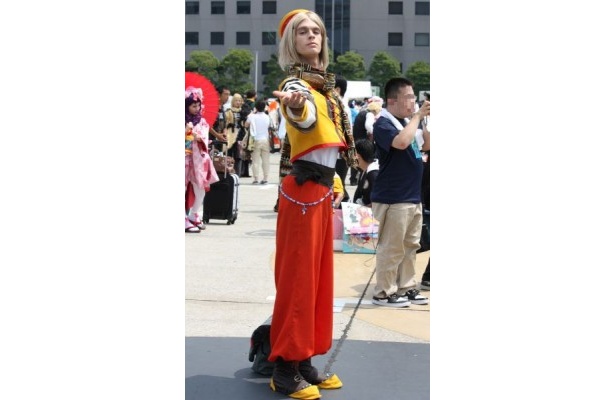 外国人のコスプレイヤーも増加している模様。写真のテンさんはアメリカ人で、現在は福島在住。コミケには初参戦だ