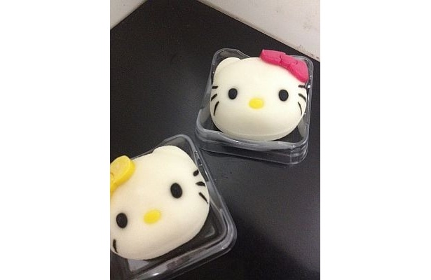 もっちもち！かわいすぎる限定“キティ大福”を食べてみた!!