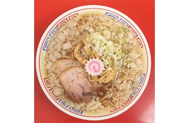 カドヤ食堂の「背油<豹変>魚介そば」700円 限定15杯