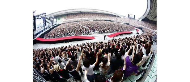 7/28・29の「GLAY STADIUM LIVE 2012 THE SUITE ROOM in OSAKA NAGAI STADIUM supported by Glico」より