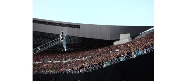 7/28・29の「GLAY STADIUM LIVE 2012 THE SUITE ROOM in OSAKA NAGAI STADIUM supported by Glico」より